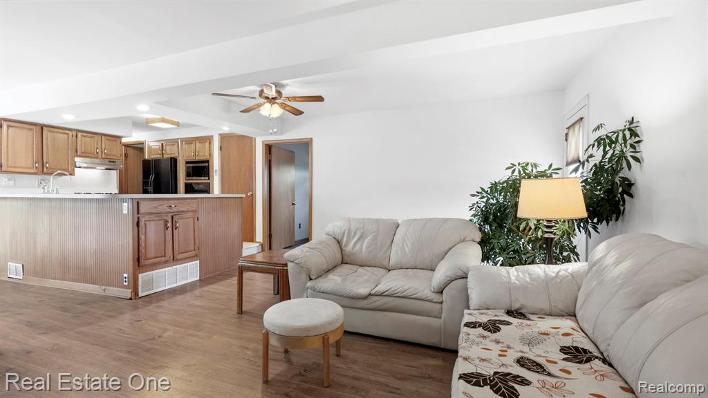 9384 Elaine Court, Taylor, MI 48180 — Photo 4
