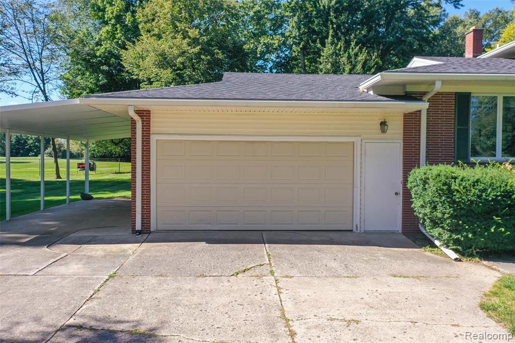 6158 Golfview Drive, Burton, MI 48509 — Photo 6
