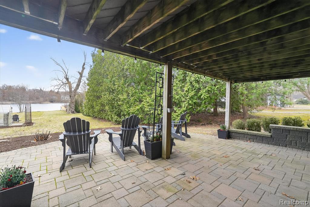 640 Sunset, White Lake, MI 48383 — Photo 48