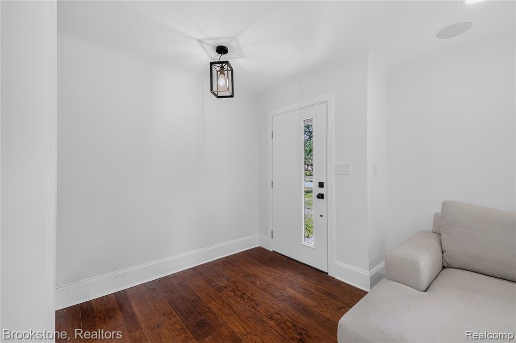 2768 Hillendale Drive - Photo 3