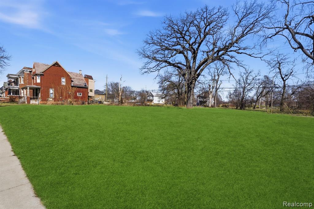2170 Sheridan Street, Detroit, MI 48214 — Photo 3