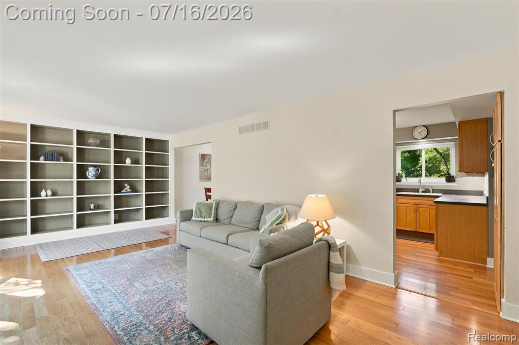 3475 Yellowstone Drive, Ann Arbor, MI 48105 — Photo 9