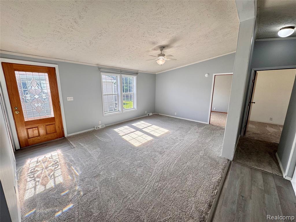 100 Riverview Circle, Saline, MI 48176 — Photo 9