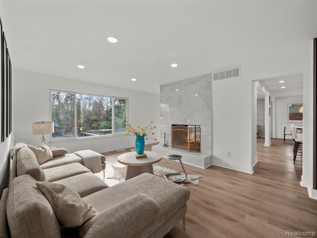 7011 WHITE PINE Drive, Bloomfield Hills, MI 48301 — Photo 3