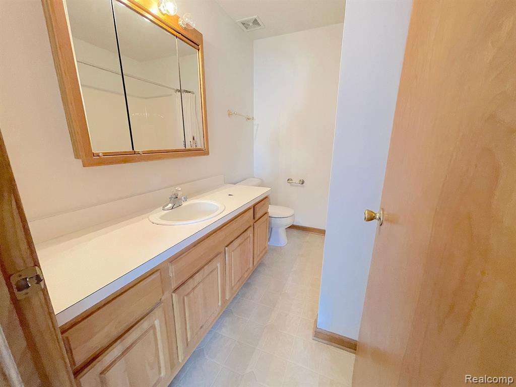 428 MARIGOLD Circle, Westland, MI — Photo 12