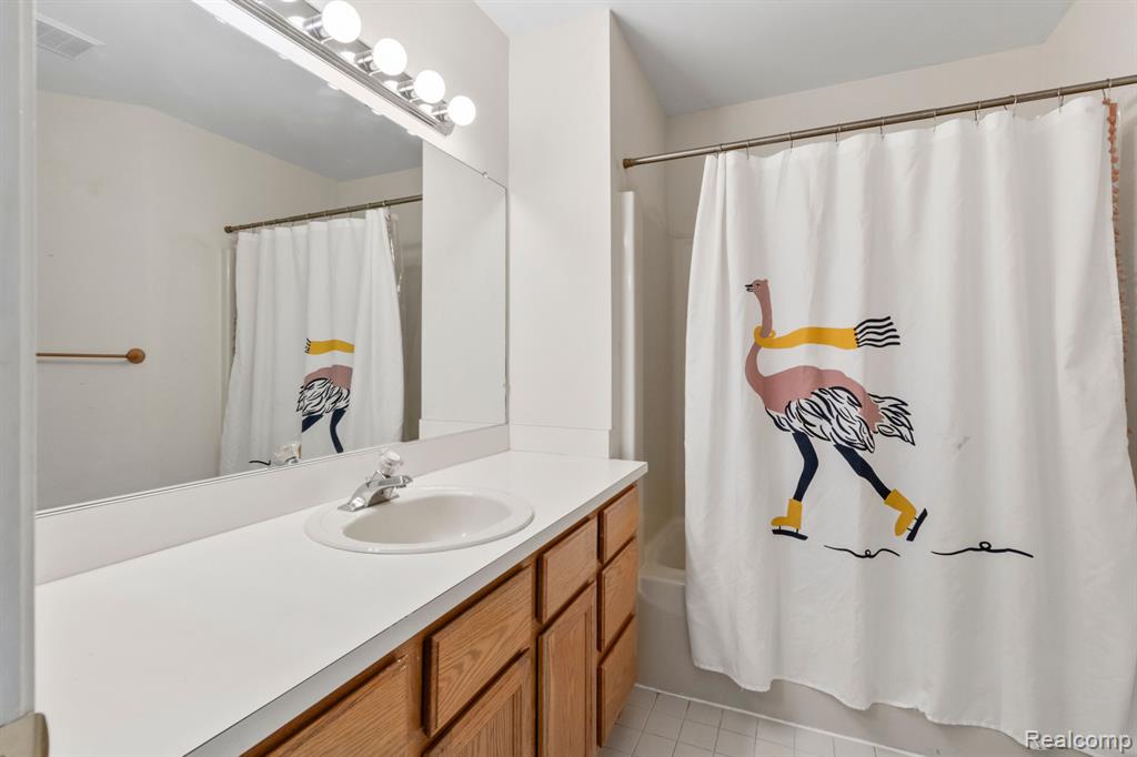 42036 SARATOGA Circle, Canton, MI 48187 — Photo 17