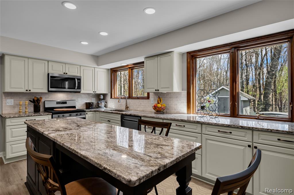 9447 Continental Drive, Taylor, MI 48180 — Photo 18