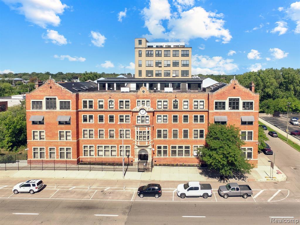6533 E JEFFERSON Avenue, 6-LL04, Detroit, MI 48207 — Photo 39