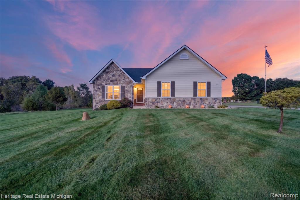 9172 Acacia Trail, Pinckney, MI 48169