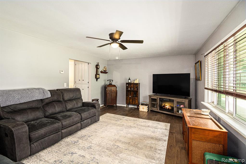 7047 BIRCHWOOD Drive, Mount Morris, MI 48458 — Photo 6