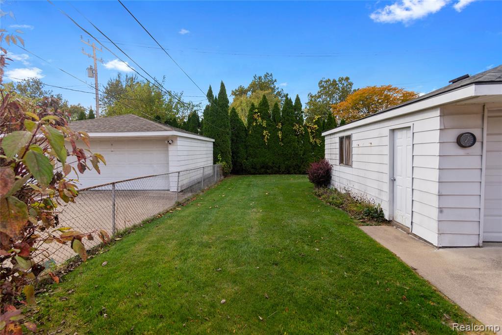 6523 N Vernon Street, Dearborn Heights, MI 48127 — Photo 23