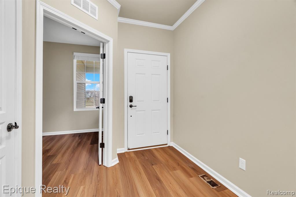 9415 Sand Hill Drive, Grand Blanc, MI 48439 — Photo 8