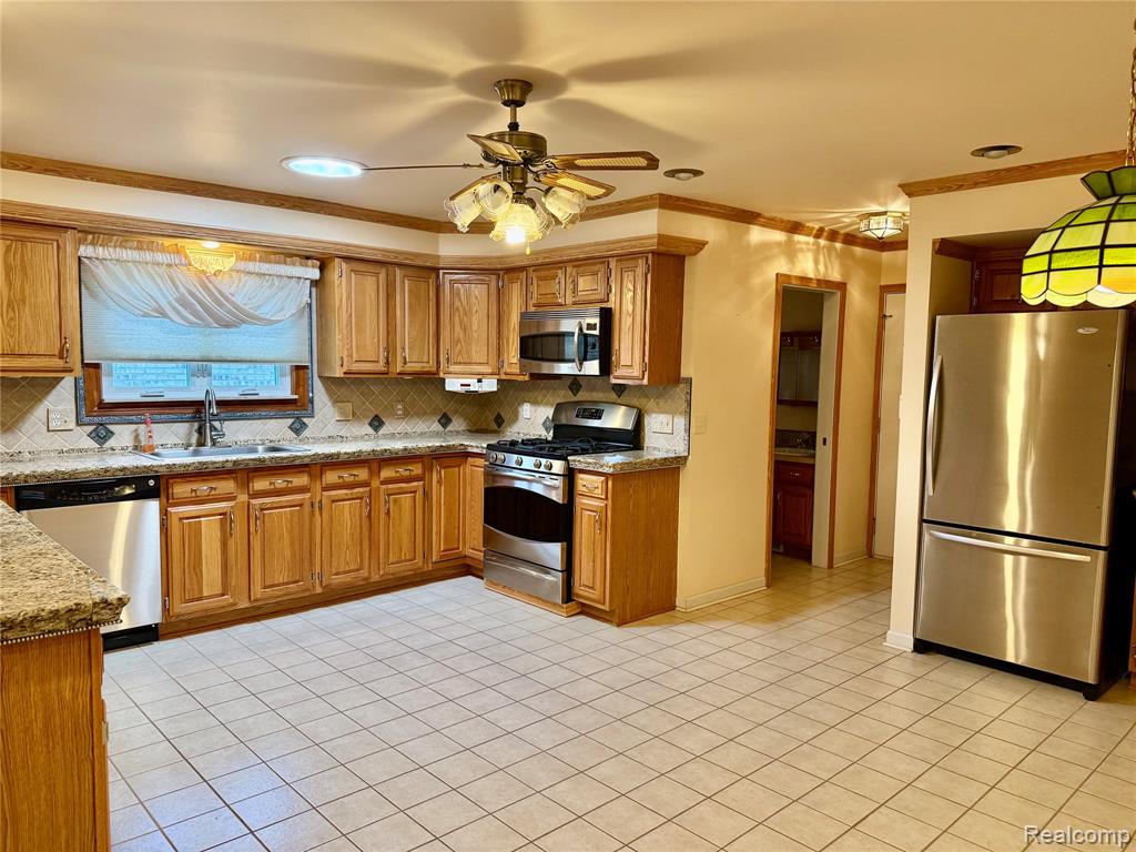 7411 N Farmington Road, Westland, MI — Photo 3