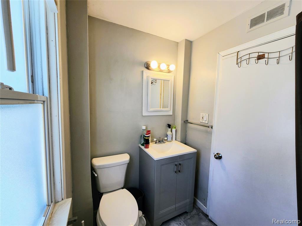 6147 Whitefield Street, Dearborn Heights, MI 48127 — Photo 16