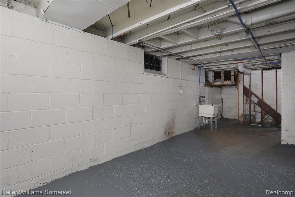 8681 ARTESIAN Street, Detroit, MI 48228 — Photo 15