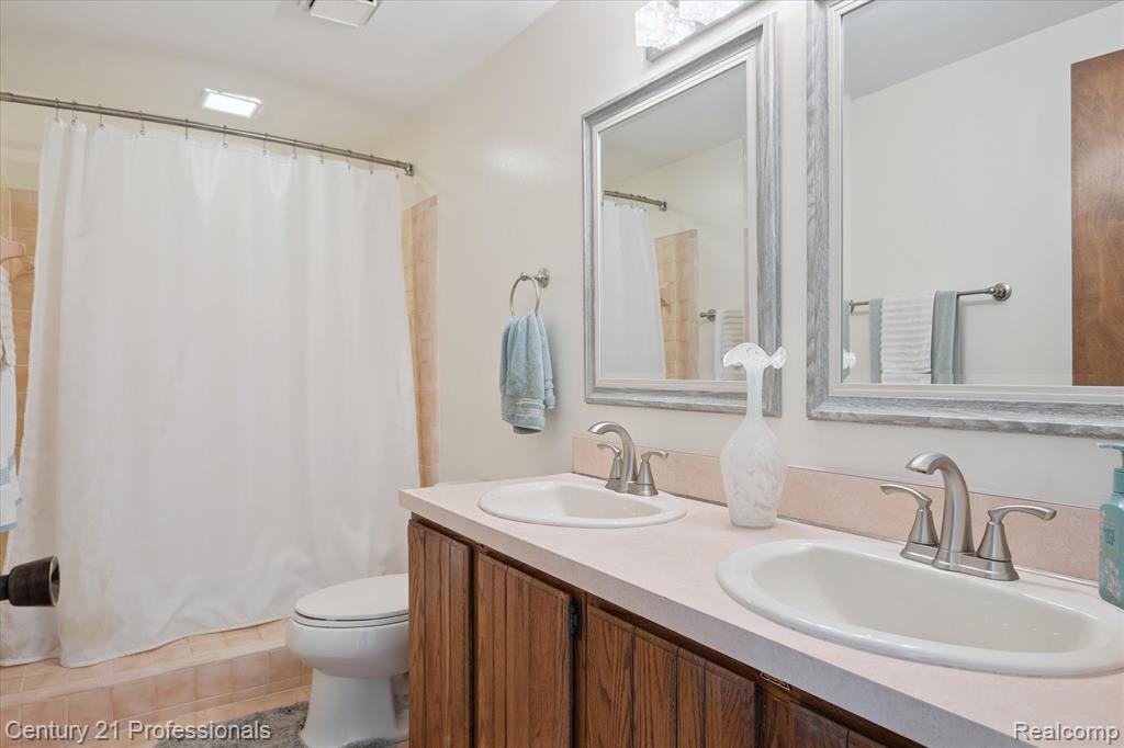 46328 N Northvalley Drive, Northville, MI 48167 — Photo 41