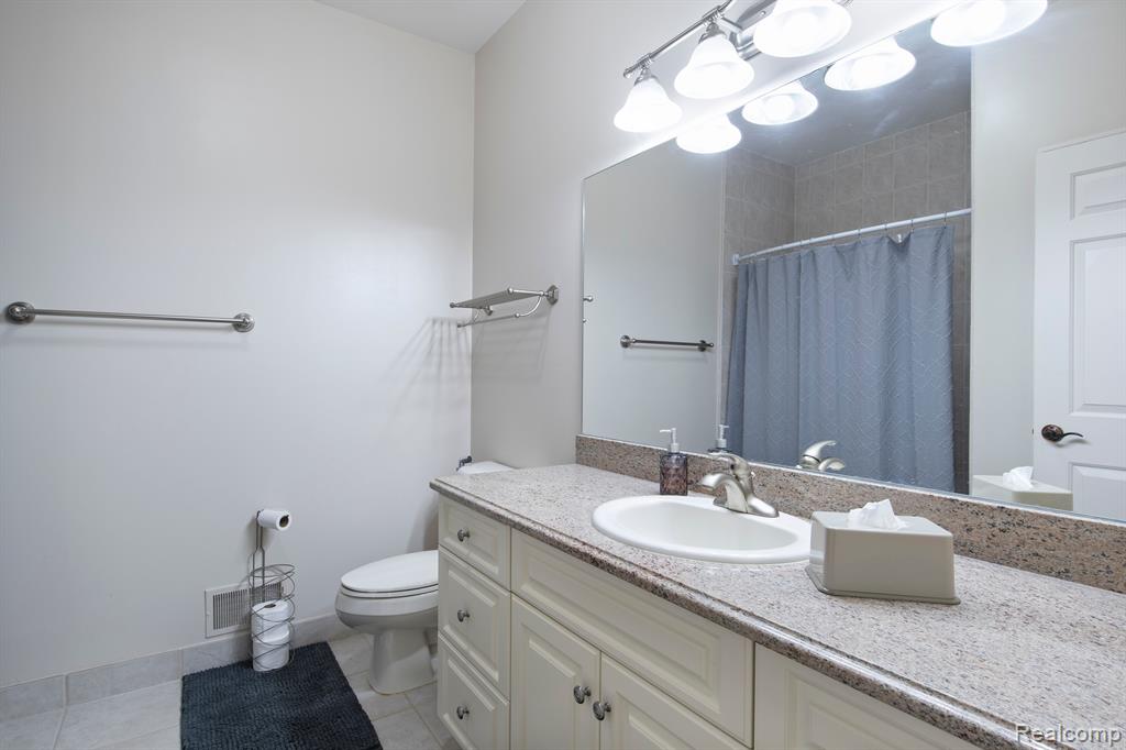 8151 ROLLING MEADOWS Drive, Canton, MI 48187 — Photo 58