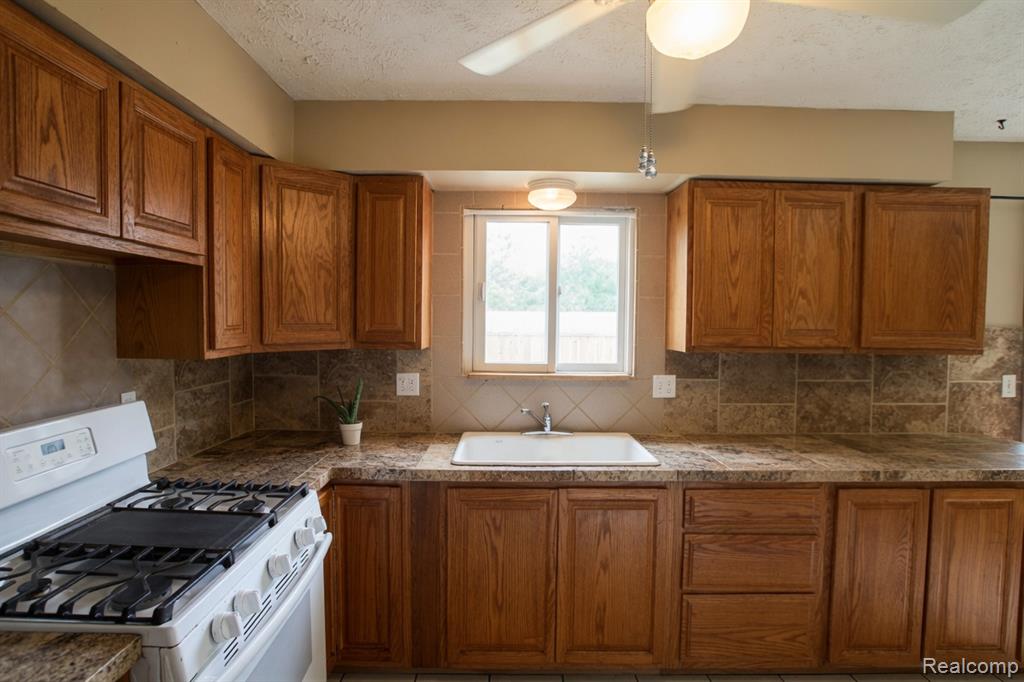 8040 Smith Road, Gaines Vlg, MI 48436 — Photo 18