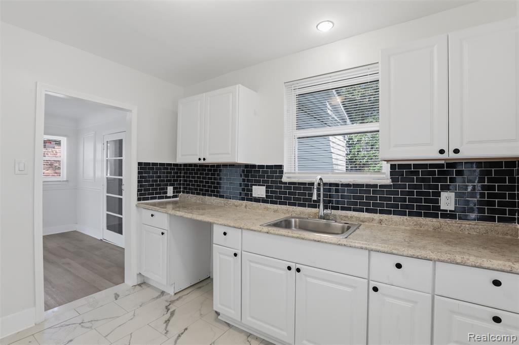 9236 Manistique Street, Detroit, MI 48224 — Photo 14