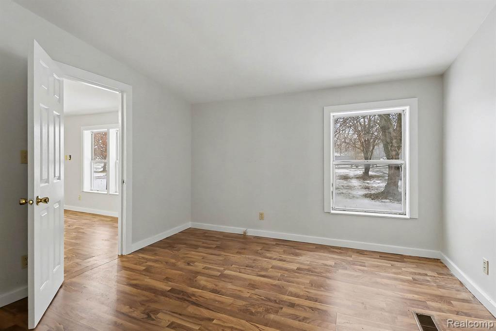 1295 W Cook Road, Grand Blanc, MI, 48439
