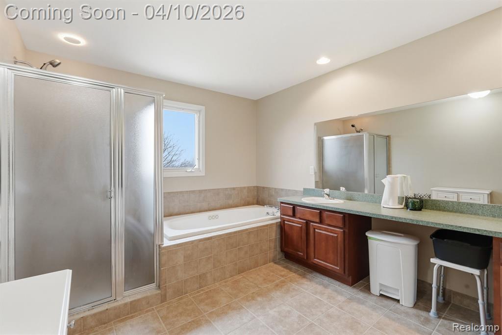 300 E Canford Park, Canton, MI 48187 — Photo 27