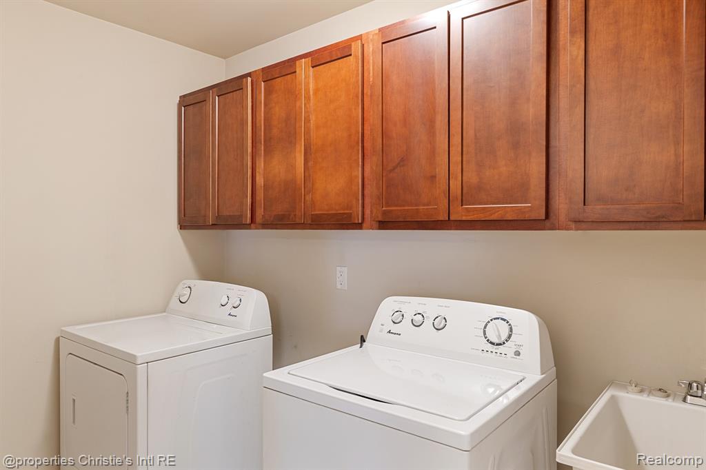 8437 Williamstown Drive, Shelby Twp, MI 48316 — Photo 9