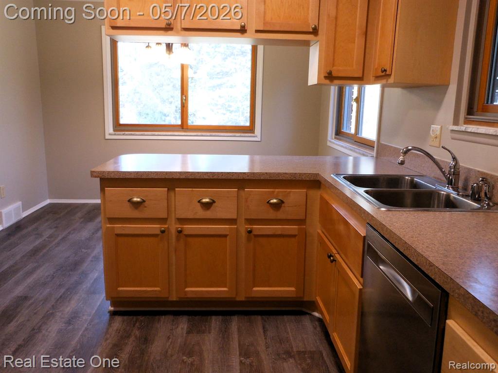 980 OXBOW LAKE Road, White Lake, MI — Photo 11