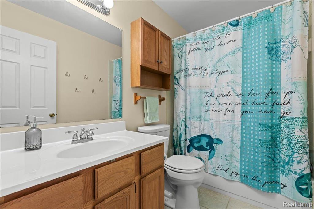 514 MILL POND Drive, Fenton, MI 48430 — Photo 25