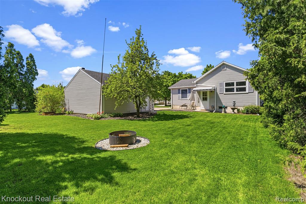705 Burns Street, Essexville, MI 48732 — Photo 31