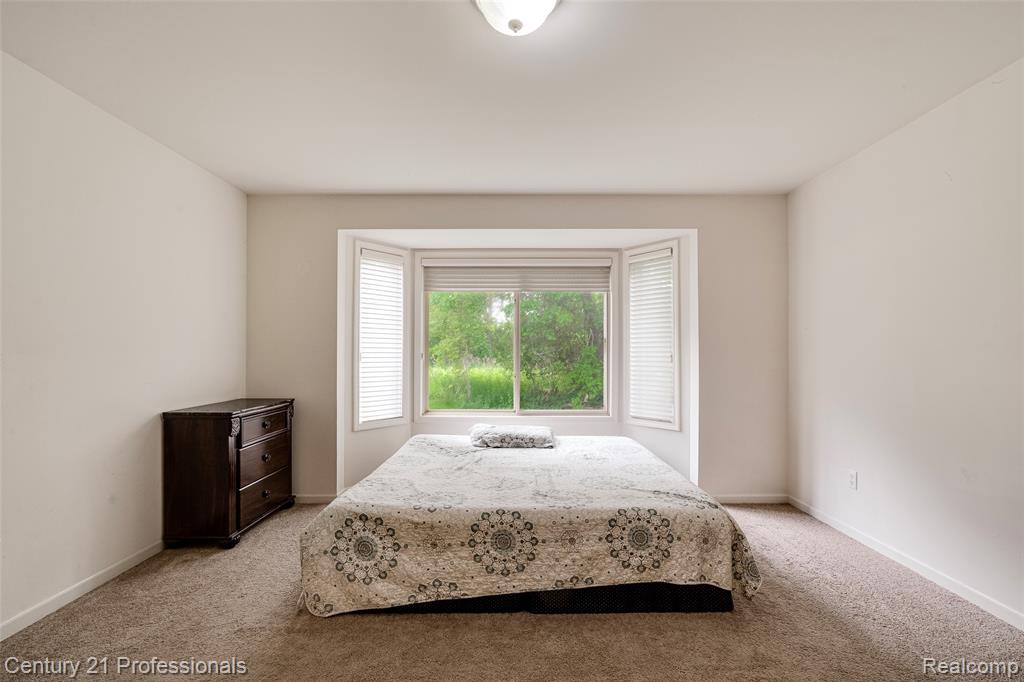 5958 Lochmore Drive, Commerce Twp, MI 48382 — Photo 41
