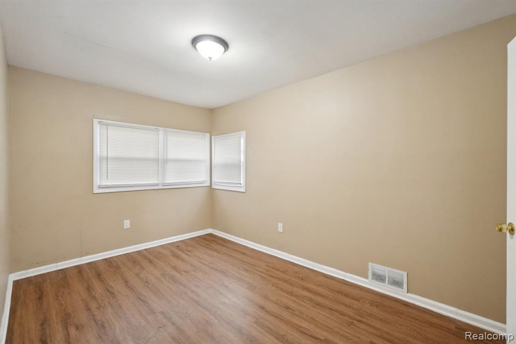 9072 Burt Road, Detroit, MI 48228 — Photo 12