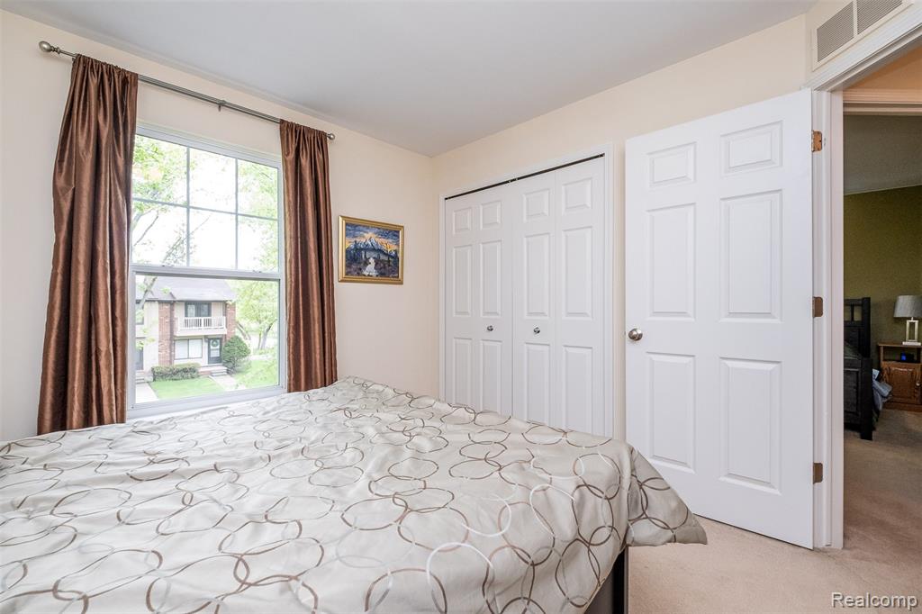 3147 Summers Road, Keego Harbor, MI 48320 — Photo 33