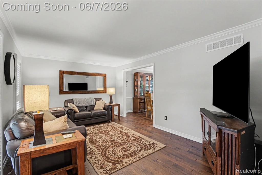 4071 Shore Crest Drive, West Bloomfield, MI 48323 — Photo 4