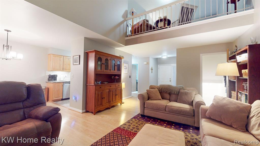 606 WINWOOD Circle, Walled Lake, MI 48390 — Photo 5