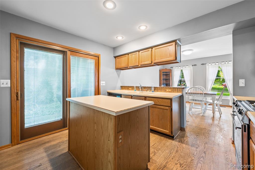 5138 Bayside Drive, Troy, MI 48098 — Photo 10