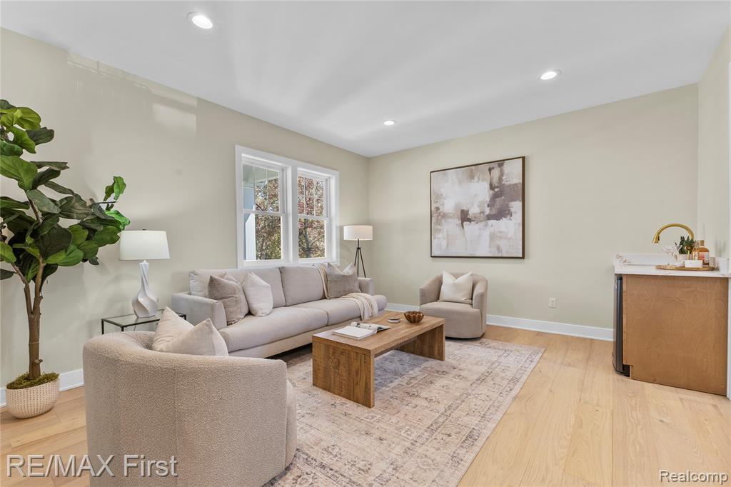 700 Devillen Avenue, Royal Oak, MI 48073 — Photo 10