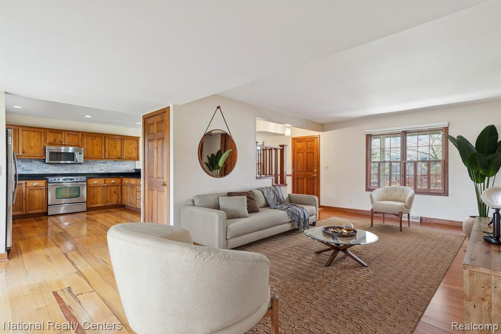5621 Eastman Boulevard, West Bloomfield, MI 48323 — Photo 10