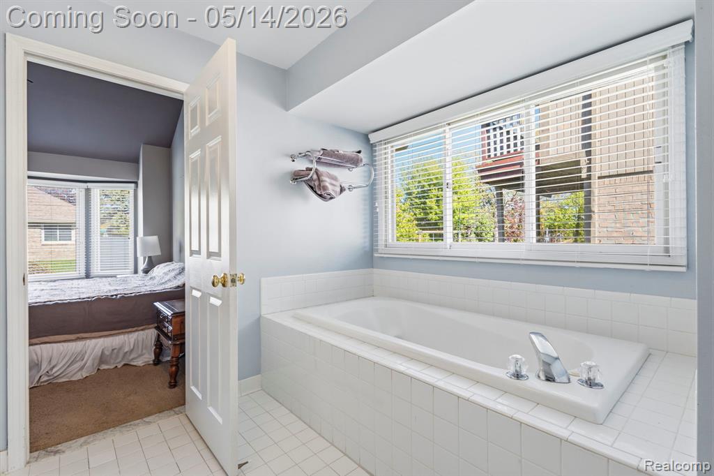 52425 Bryan Michael Drive, Macomb, MI 48042 — Photo 23