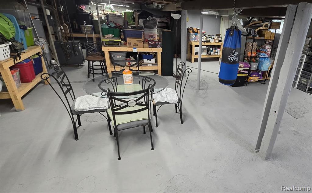 22911 Maple Avenue, Farmington, MI 48336 — Photo 37