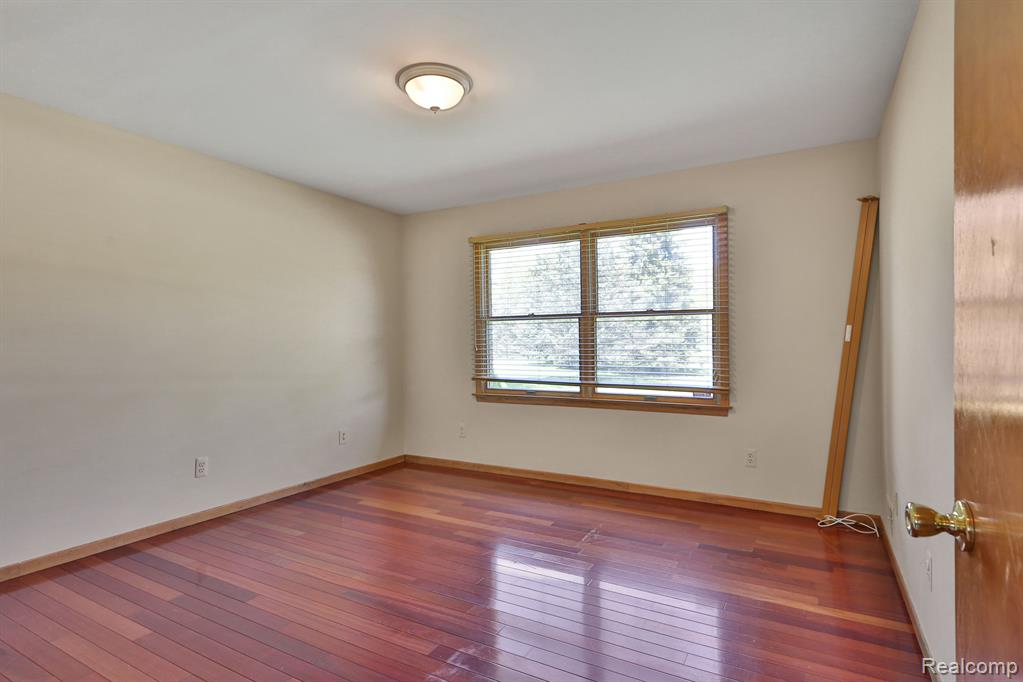 53201 MARANATHA Lane, Wixom, MI 48393 — Photo 24
