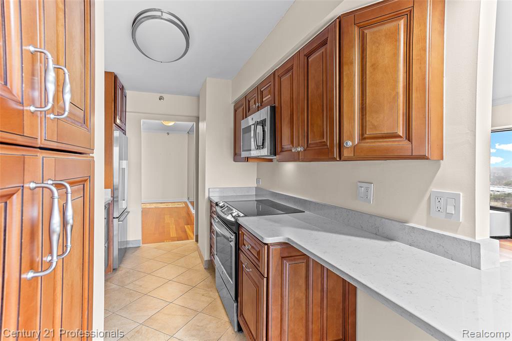 5000 Town Center, 1704, Southfield, MI 48075 — Photo 23