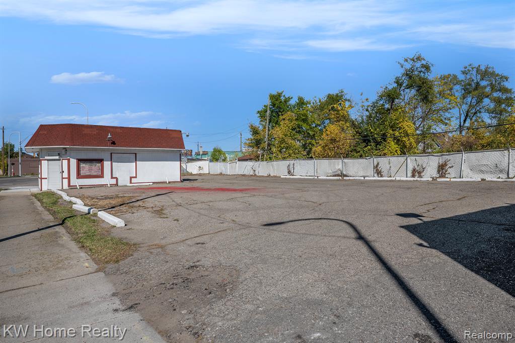 8300 Livernois Avenue, Detroit, MI 48204 — Photo 12