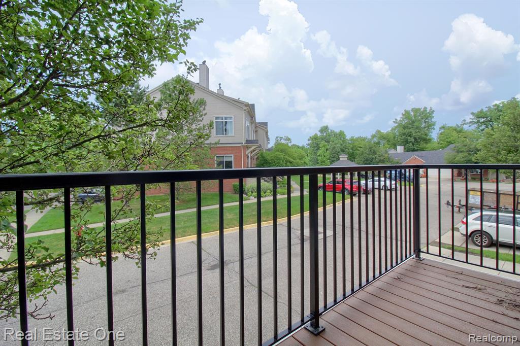 30661 ARDMORE Court, Novi, MI 48377 — Photo 2