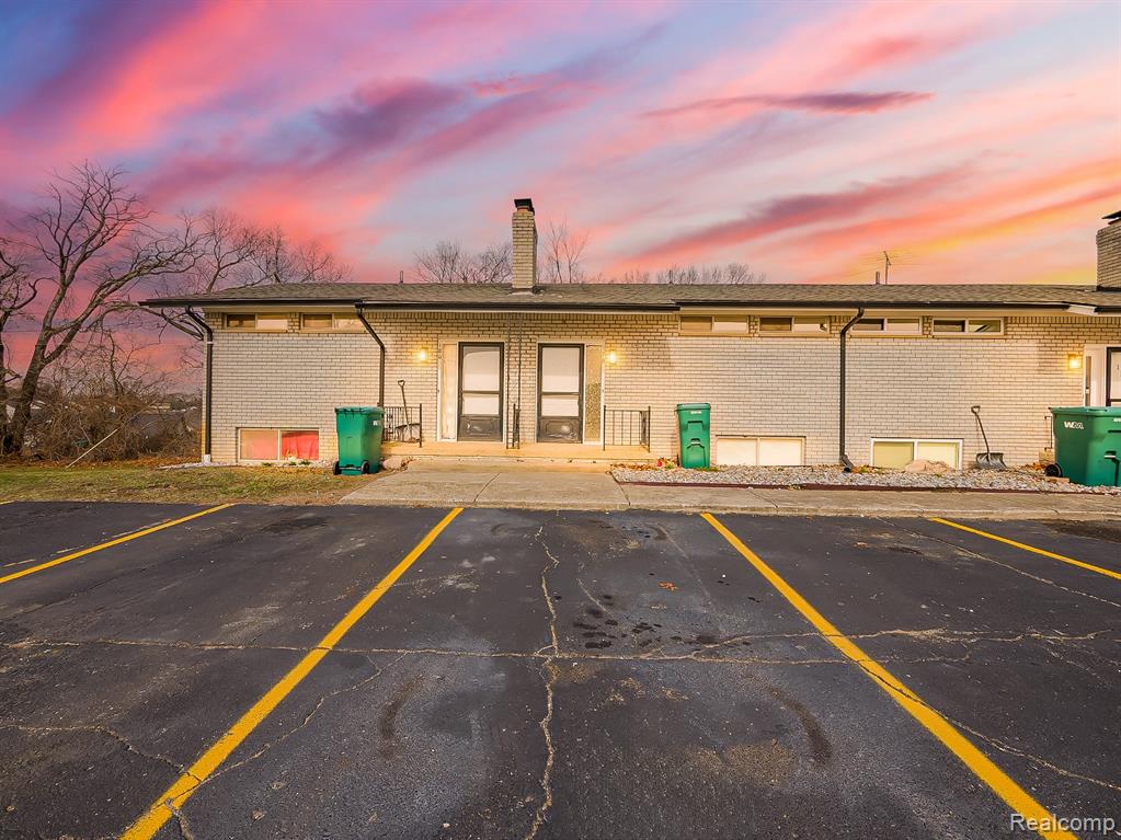 178 Summit View Court, White Lake, MI