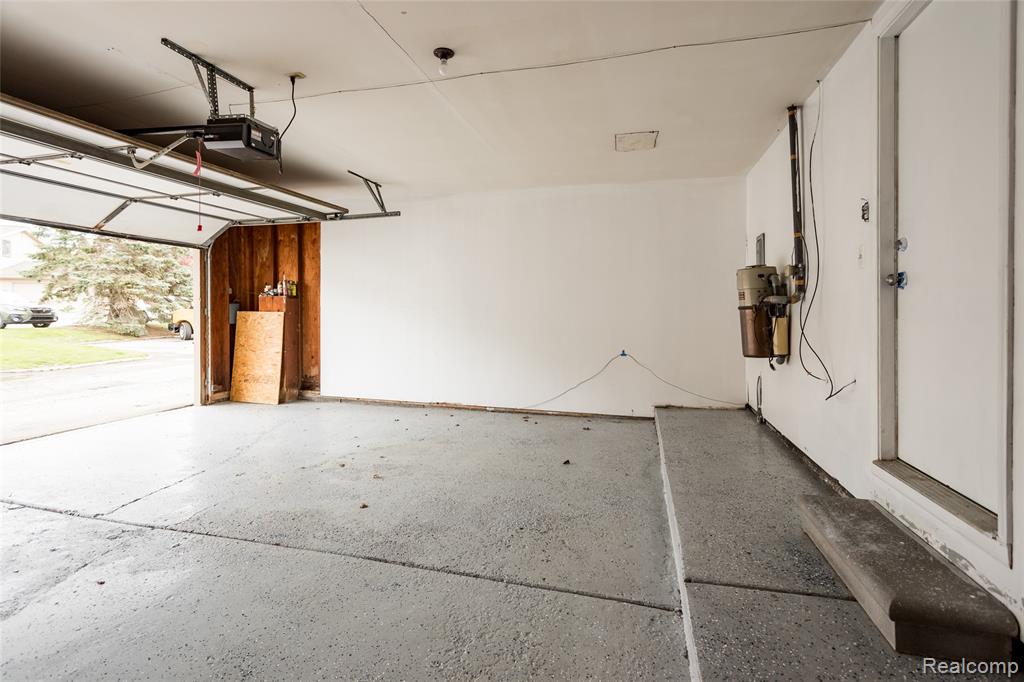7118 Pebble Park Drive, West Bloomfield, MI — Photo 49