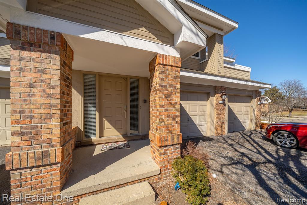 6624 Fireside Court, West Bloomfield, MI — Photo 3