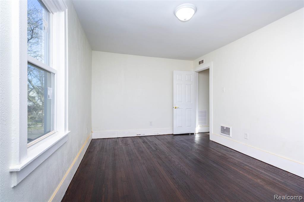 2261 Lawrence Street, Detroit, MI 48206 — Photo 13