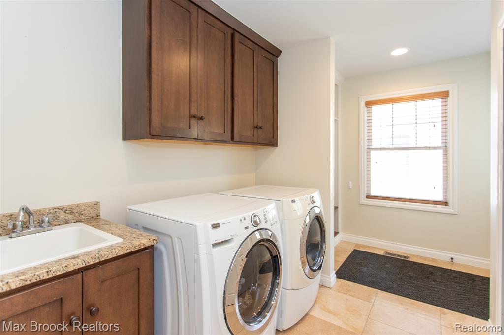 924 N Maple Avenue, Royal Oak, MI 48067 — Photo 24