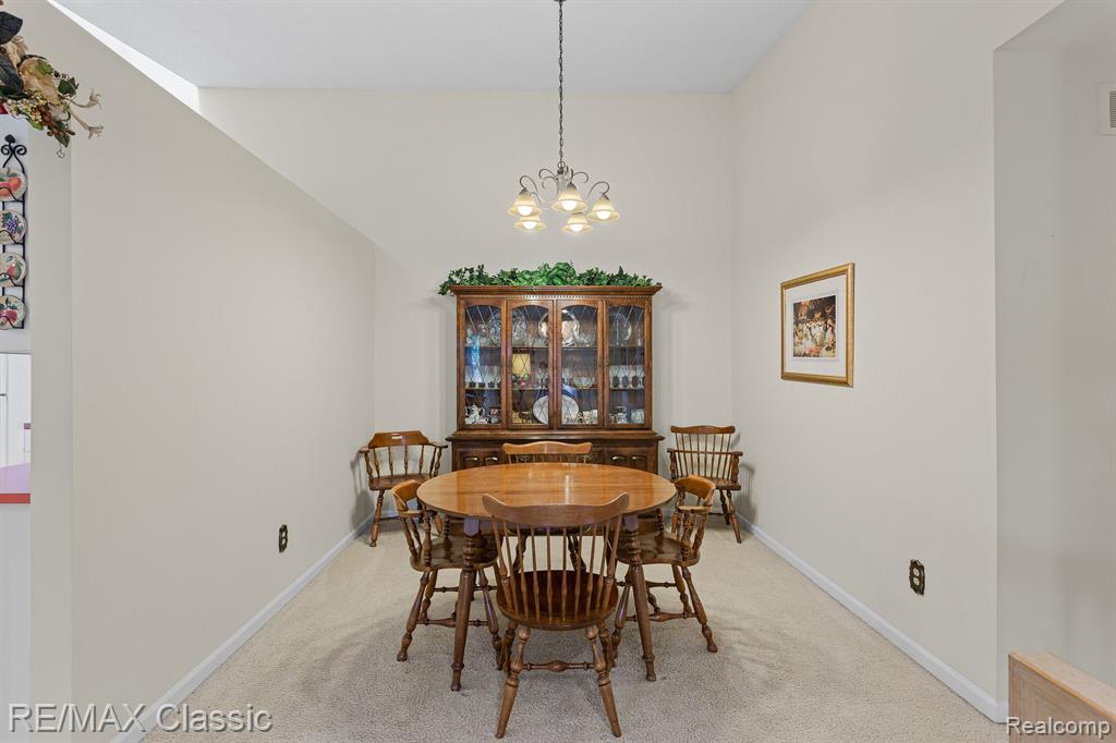 38360 Chessington, Farmington Hills, MI 48331 — Photo 8