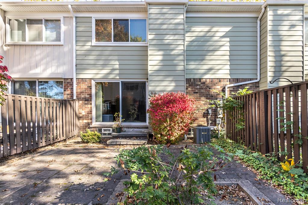 1814 WICKHAM Street, Royal Oak, MI 48073 — Photo 4